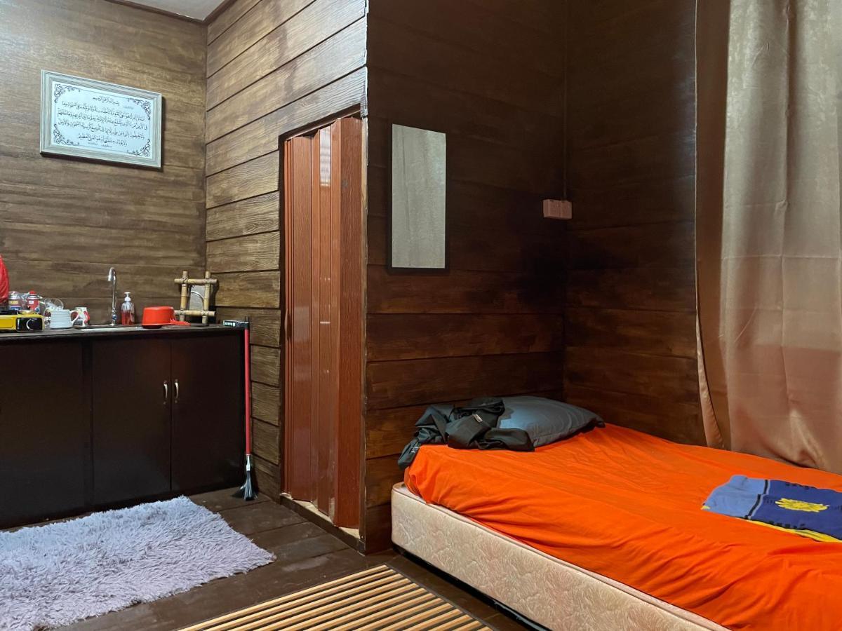 Qimmy Riverside Floating Cabin クアラ・トレンガヌ エクステリア 写真