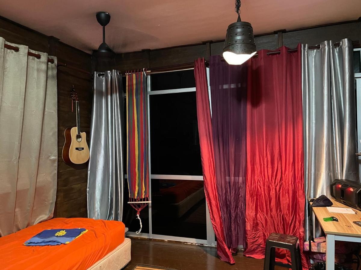 Qimmy Riverside Floating Cabin クアラ・トレンガヌ エクステリア 写真